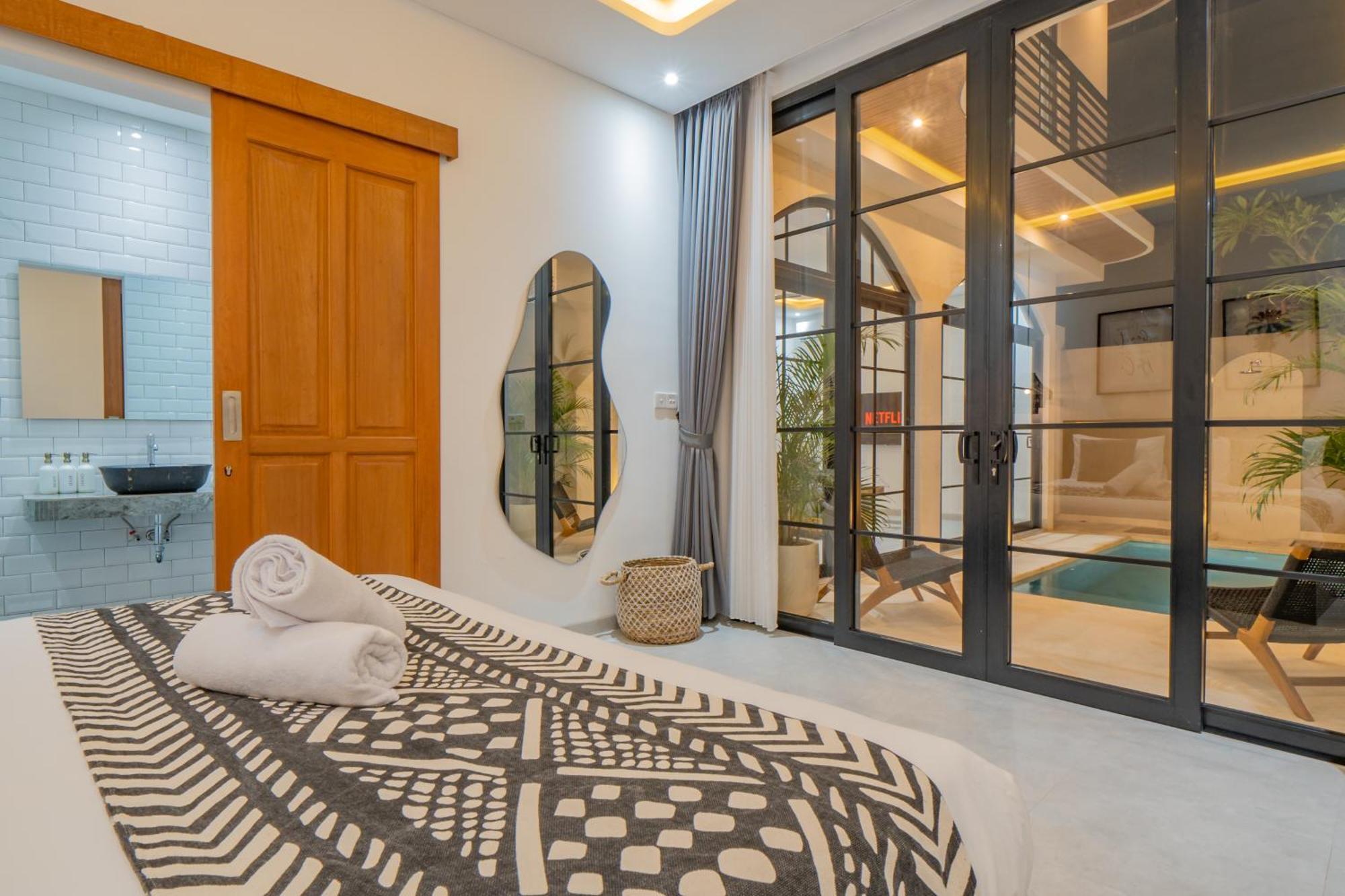 Villa Twin 1 - Stylish 3 Bedroom Villa W Private Pool In Berawa Canggu  Exterior photo